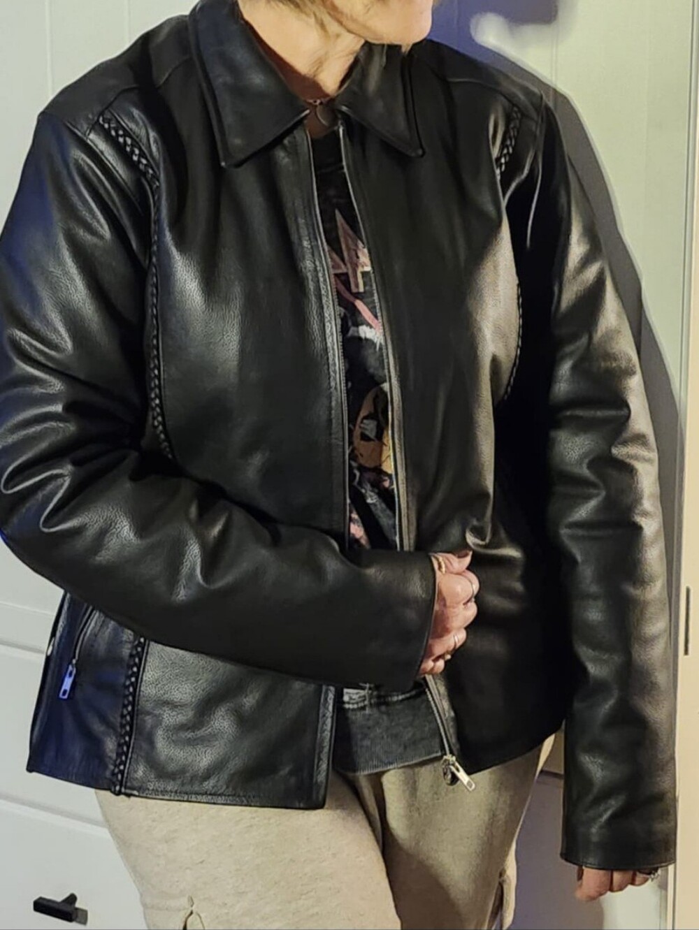 Classic Black Leather Motorcyle Jacket - Womens Timeless Zip-Front Coat With L